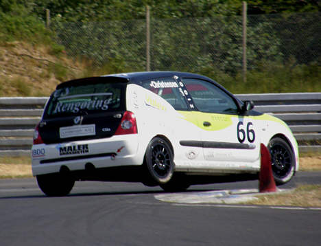 Der blev givet fuld gas i det andet løb, hvor Claus Christensen kørte sit hidtil bedste løb i Clio Cup klassen.